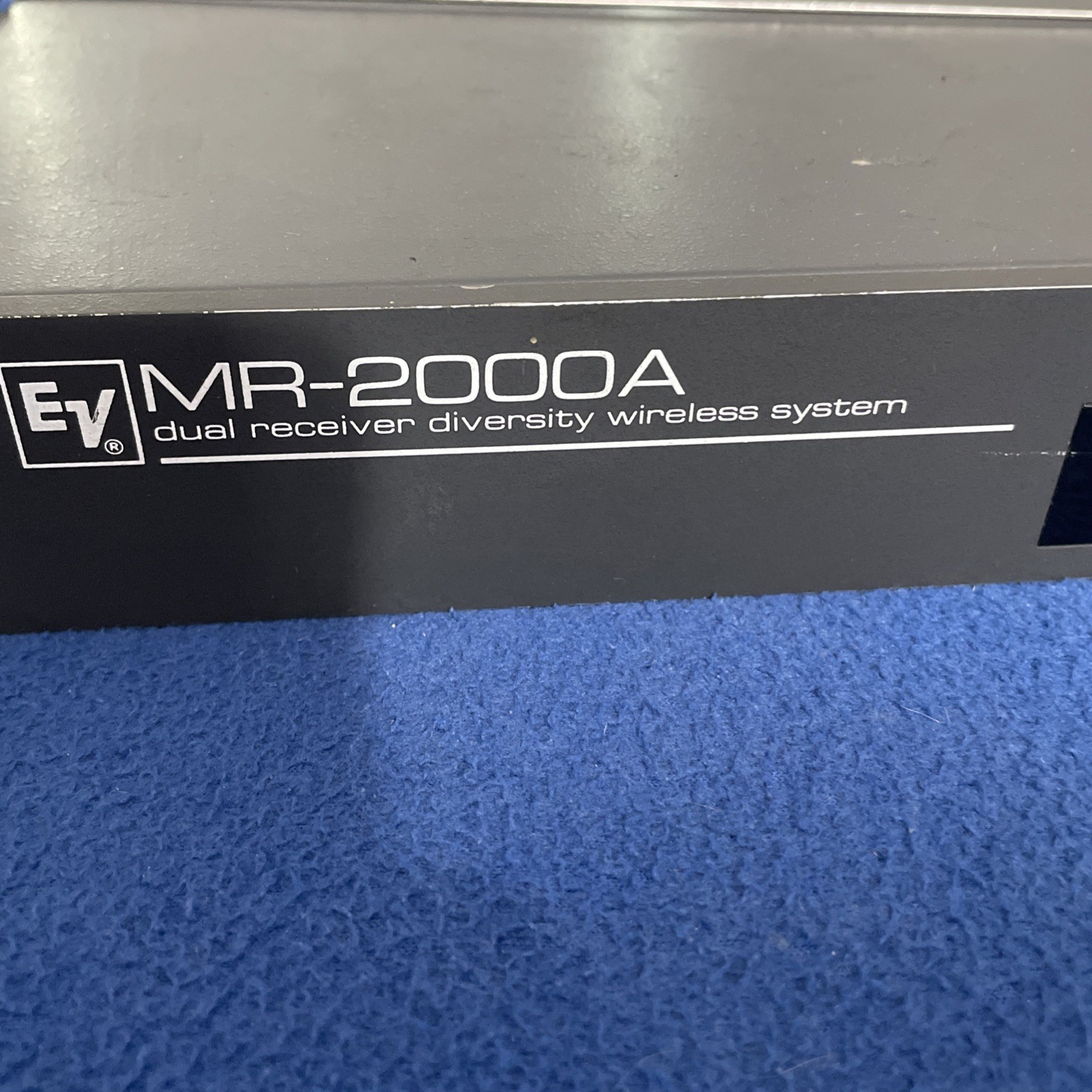 EV Electro-Voice MR-2000A Dual Receiver Diversity Wireless System