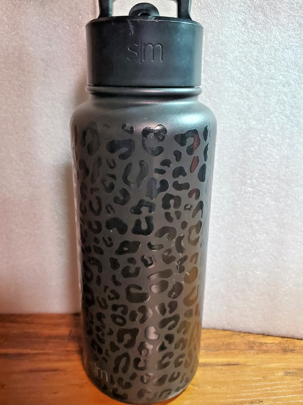 New Simple Modern Summit 32 oz Stainless Steel Water Bottle  Black Cheetah Print