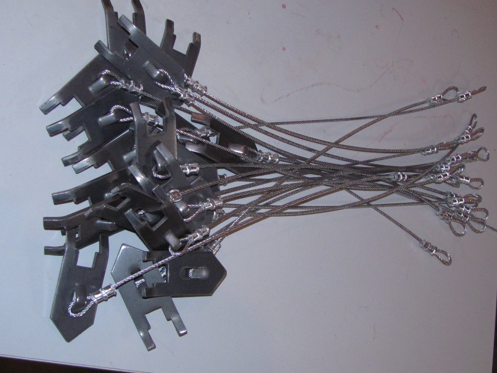 12 WOLF FANG HEAVY DUTY EARTH ANCHORS 15" STAKES [TRAPS TRAPPING SNARES]NEW SALE