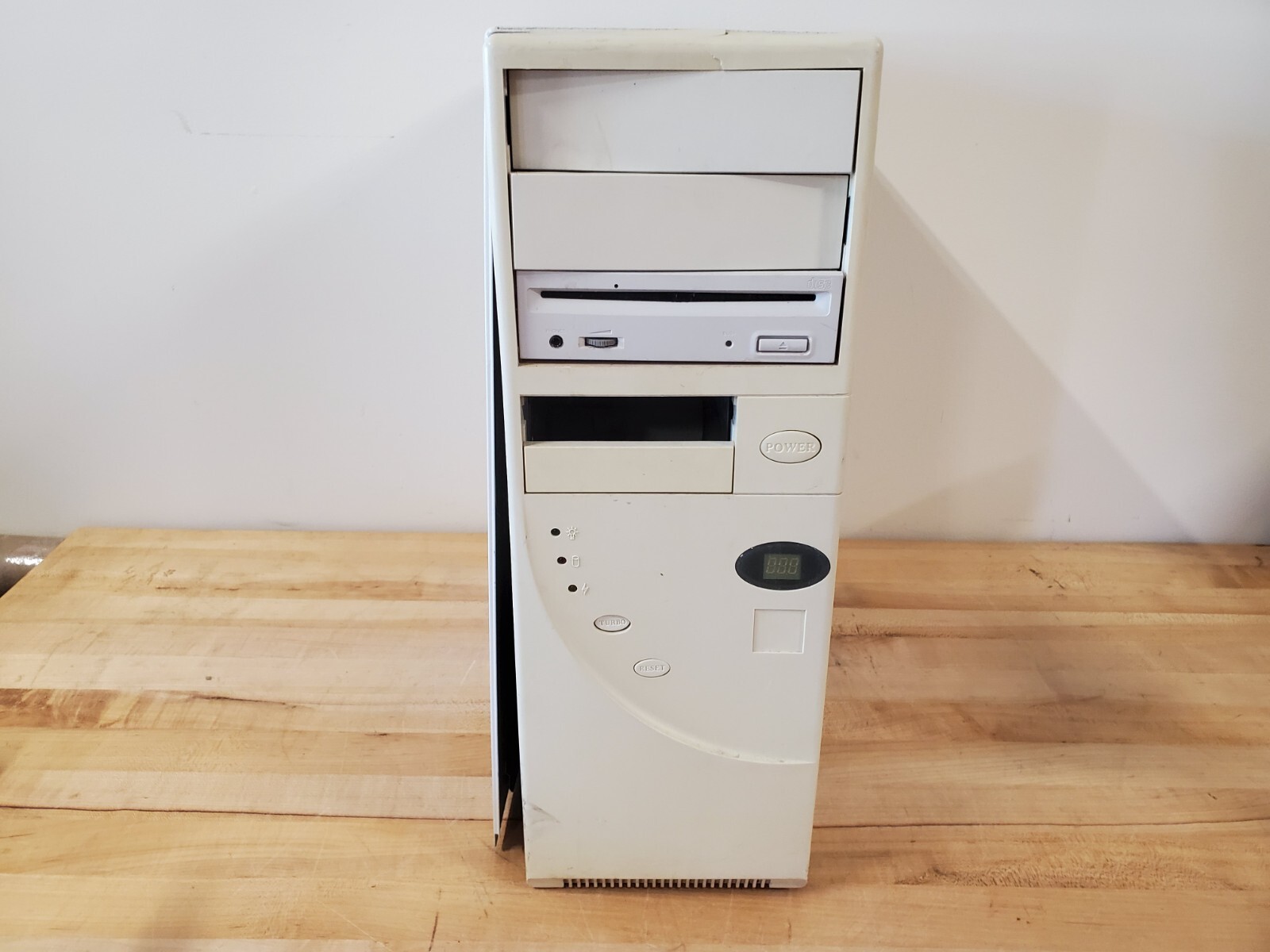 Vintage FIC PA-2007 Desktop VIA/Cyrix 6x86MII-S 234MHz 64MB RAM 5.3GB HDD Win 98
