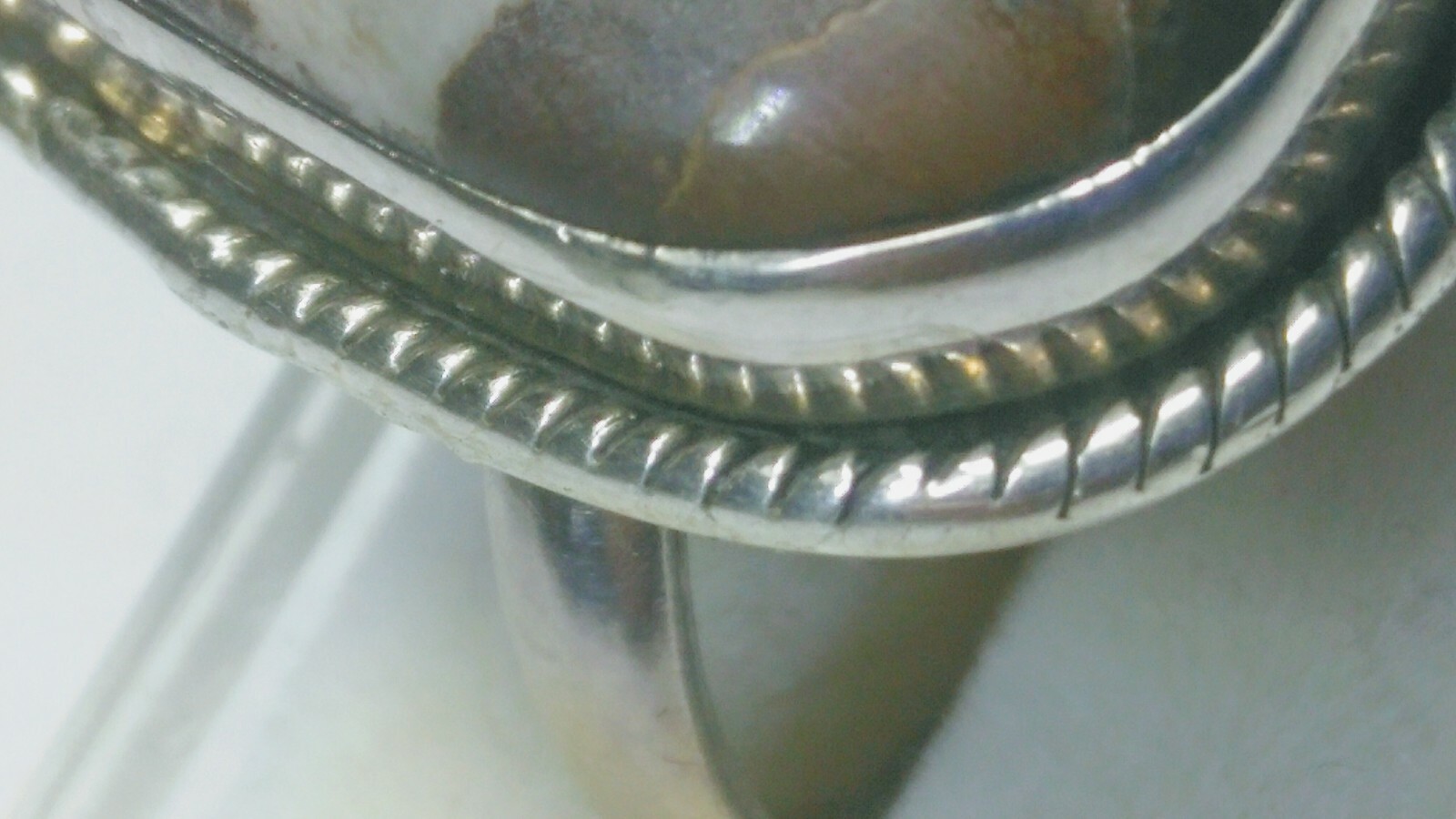 FETCHING UNTREATED NATURAL AGATE IN STERLING SILVER.925 RING SIZE 9.5-9.75!