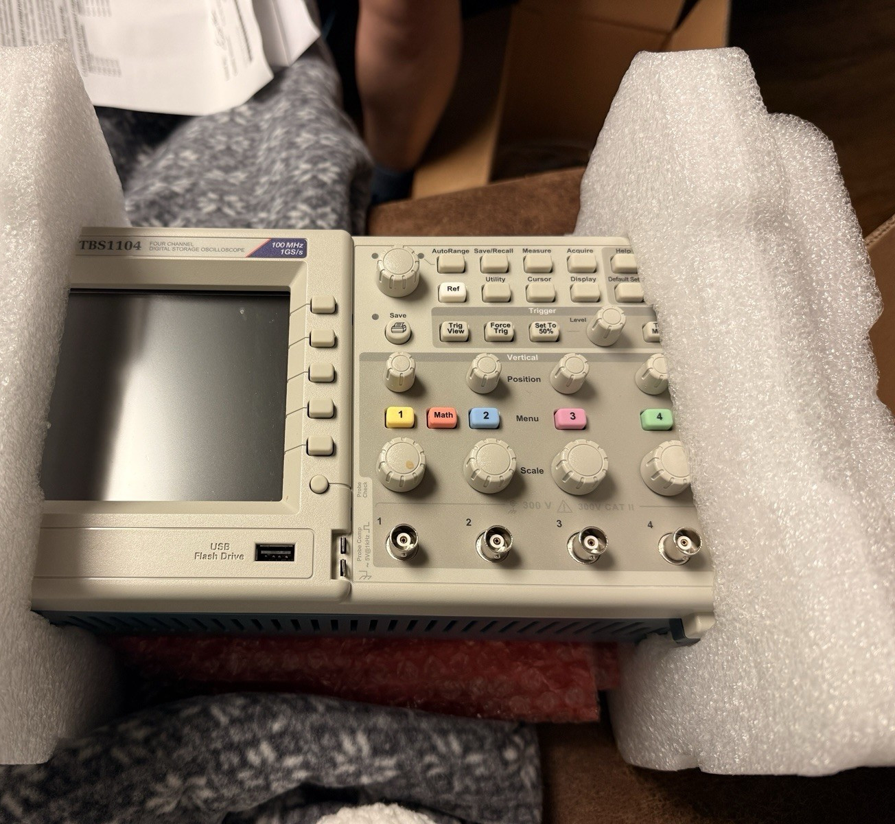 Tektronix TBS1104 4CH 100MHz 1GS/s 8-bit DSO USB TFT Color Display