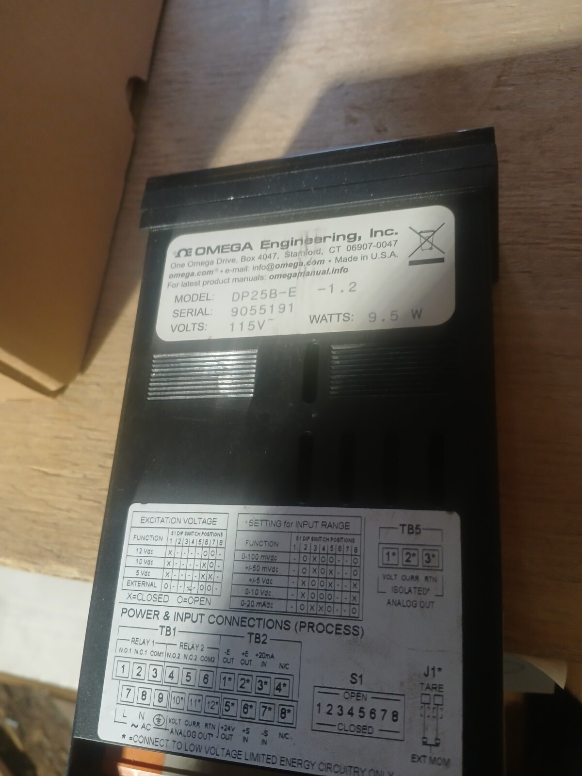 New OMEGA ENGINEERING DP25B-E / DP25BE Controller
