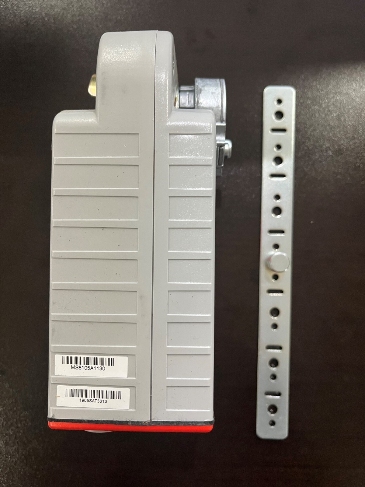 Honeywell MS8105A1130 - Two Position Spring Return Damper Actuator 44lb in