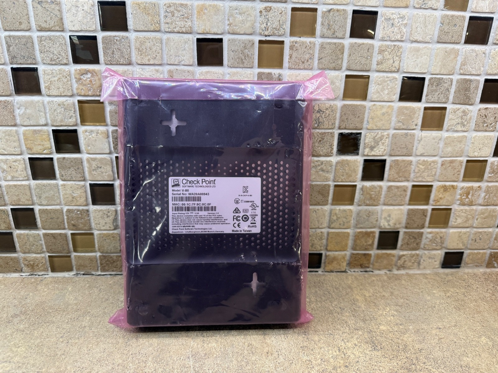 CHECK POINT V-80W 1550 NEXT GENERATION APPLIANCE WiFi