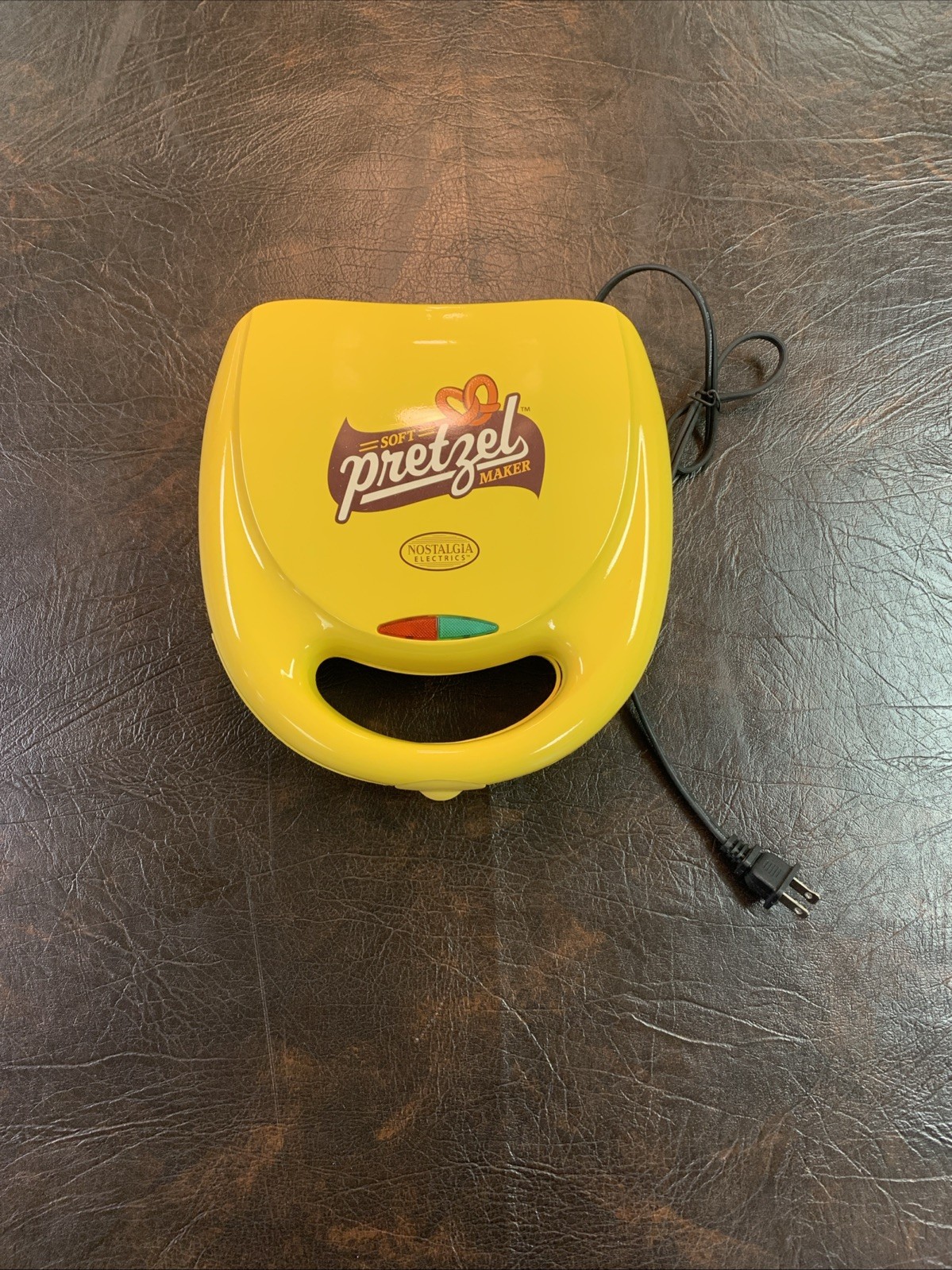 Soft Pretzel Maker Nostalgia Electrics Open Box Never Used