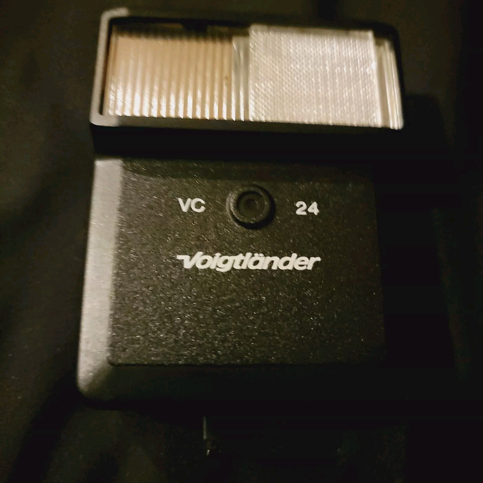 Voigtlander VC 24. Universal Flash Camera Hot Shoe Socket w/cable ,Case , Manual