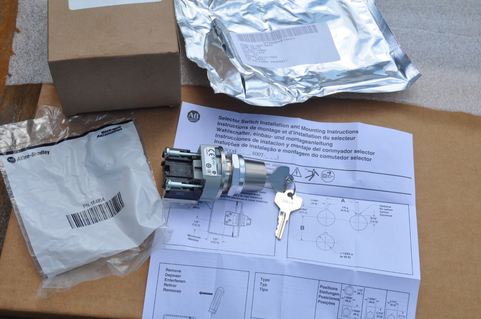 Allen Bradley 800T-H48A Key Selector Switch 2 Position Spring Return