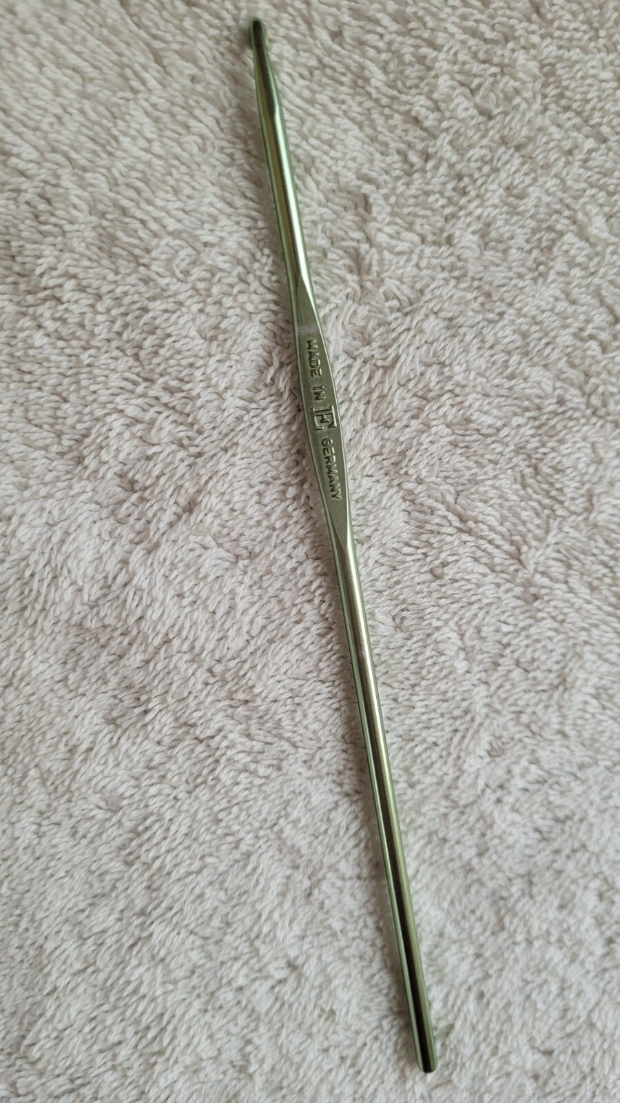 Vintage Hero Crochet Hook Made In Germany Size E Metal Green