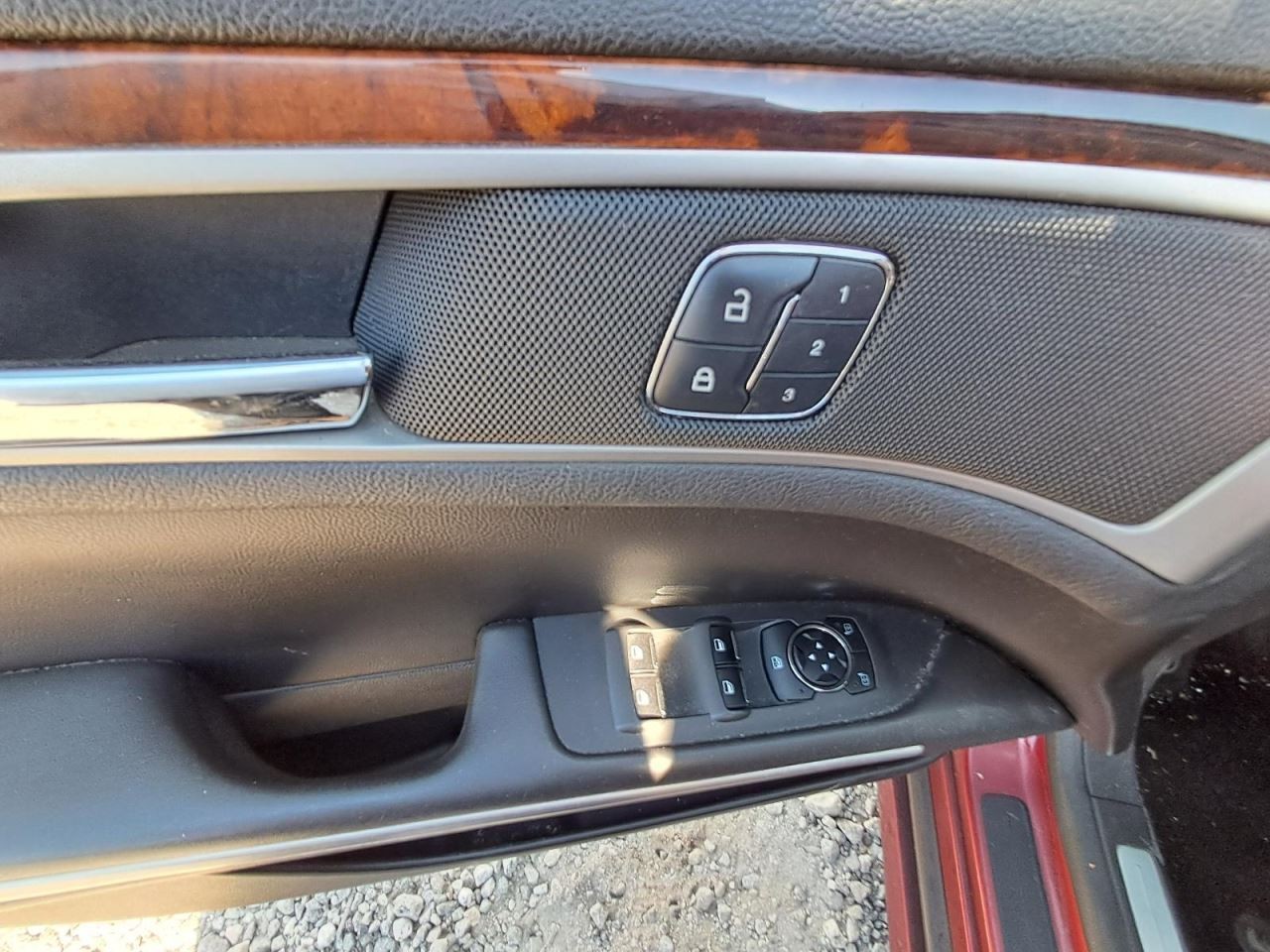 MKZ 2014 Glove Box 4874091