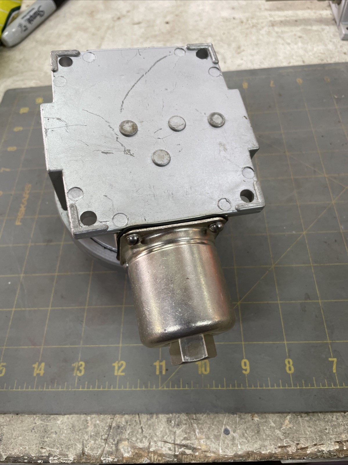 UNITED ELECTRIC J110A-164. 7922