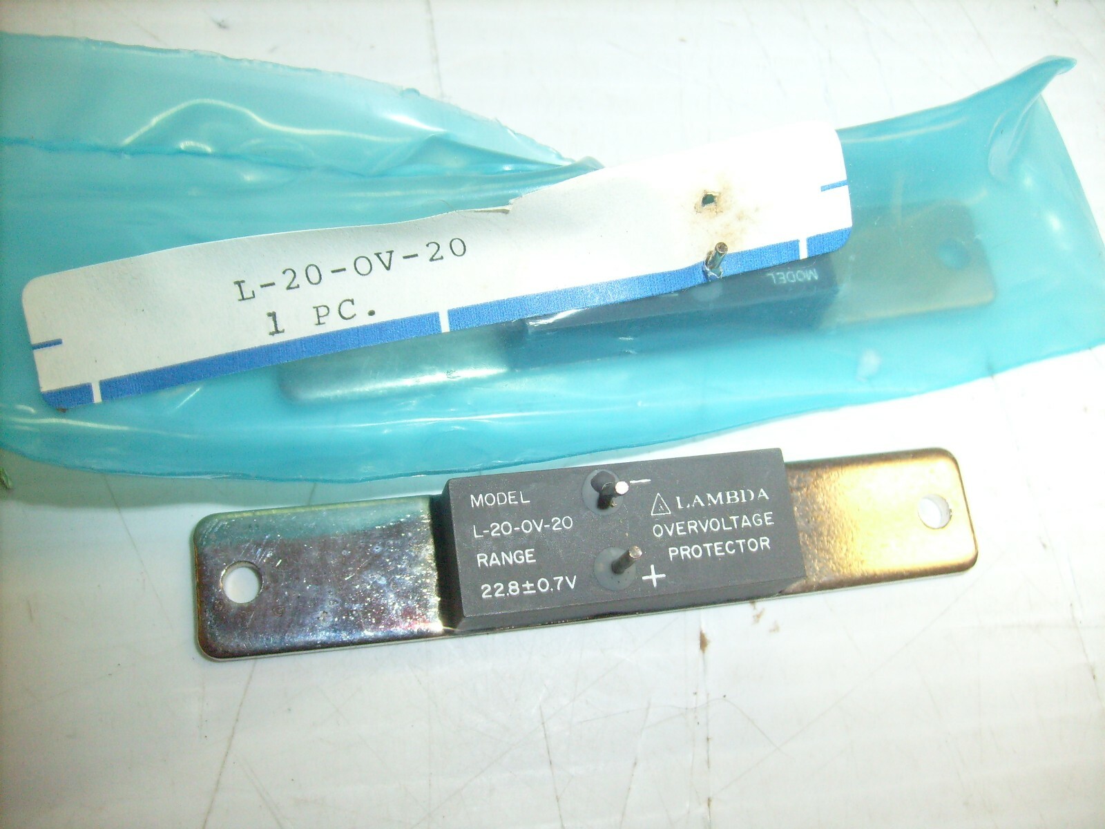 2 LOT  LAMBDA L-20-OV-20 OVERVOLTAGE PROTECTOR, FLANGE MOUNT NOS