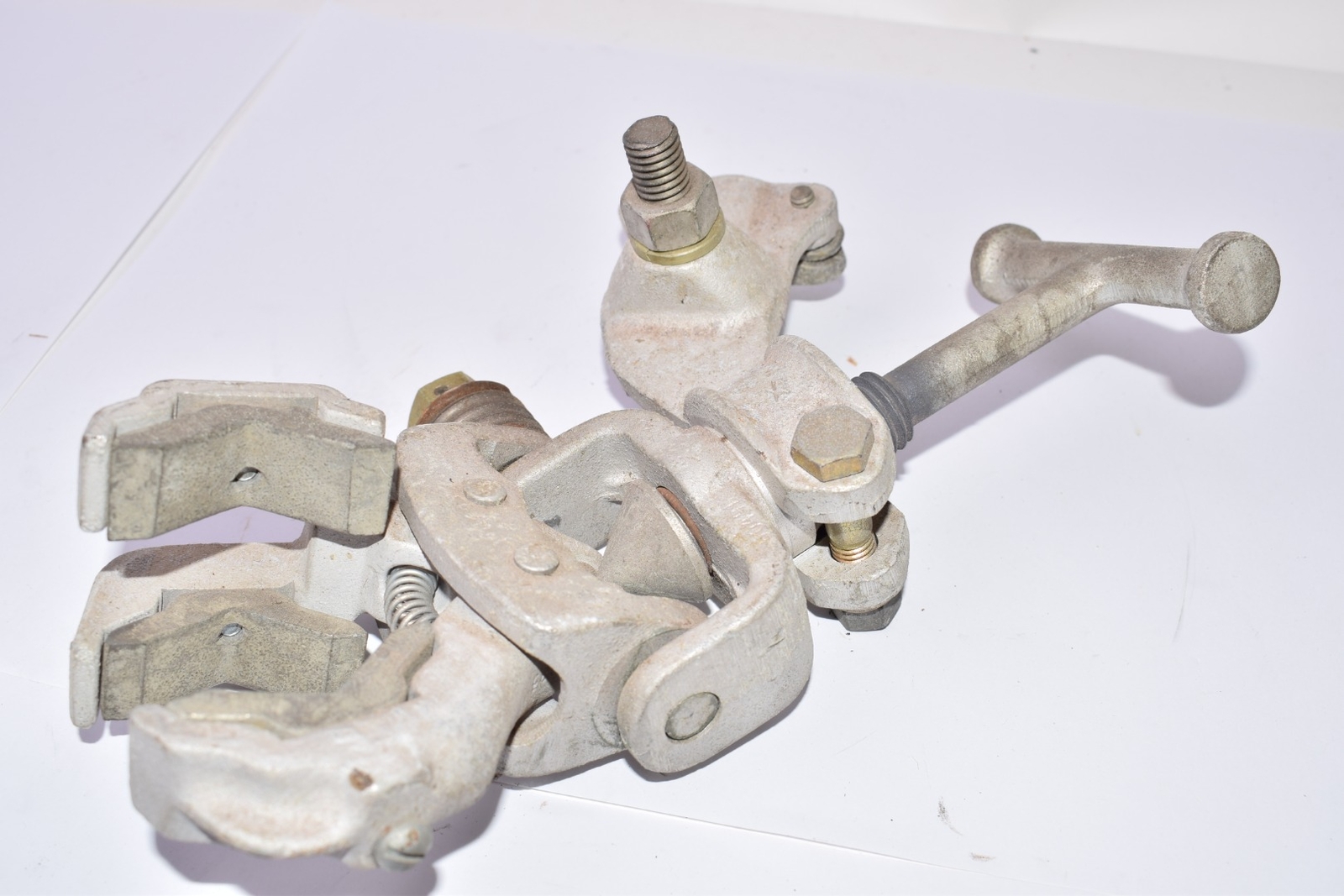 Electrical connector clamp, Part: 3248684, Hubbard, Vernon