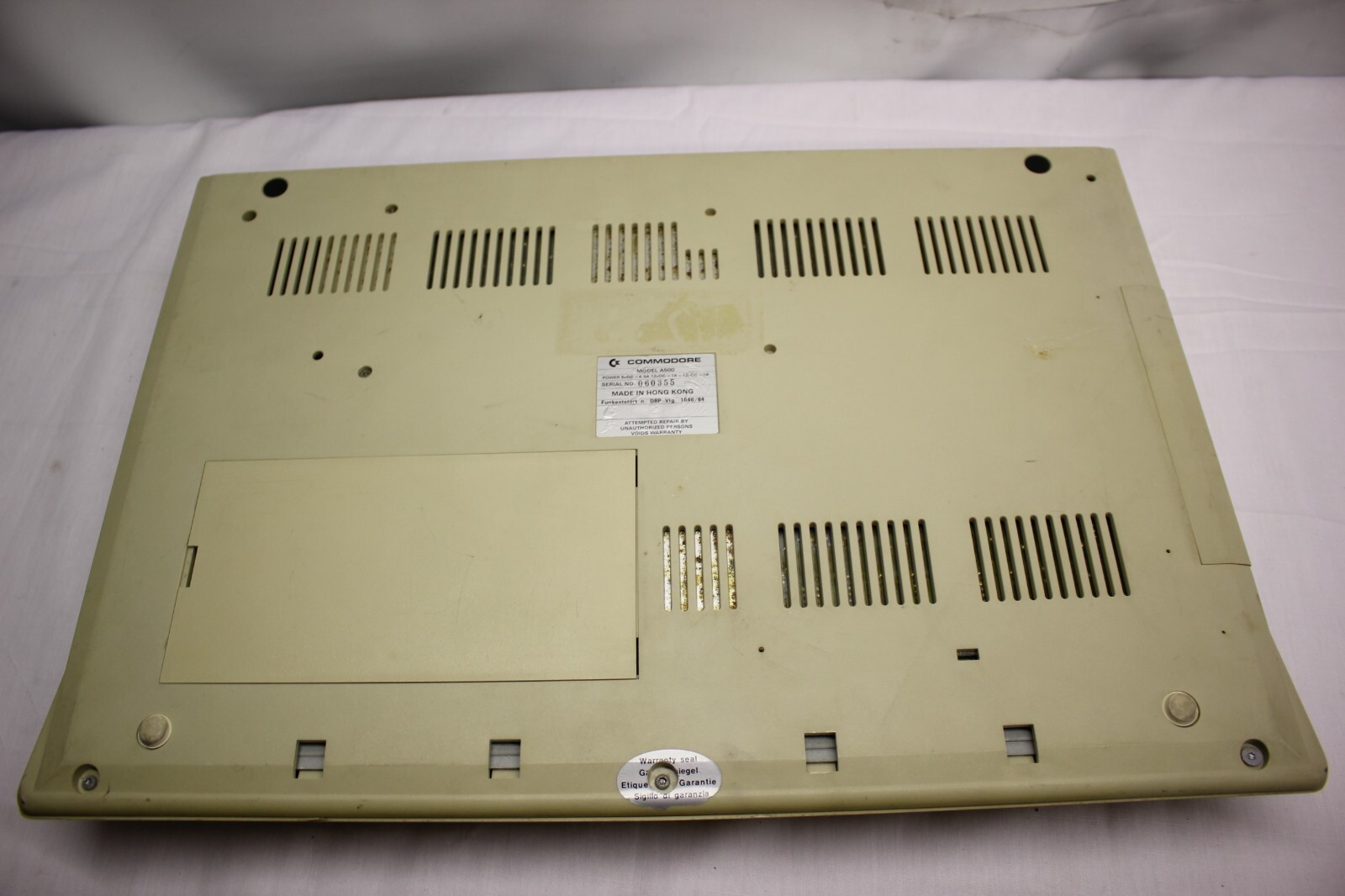 COMMODORE AMIGA A500 VINTAGE PERSONAL COMPUTER NO POWER SUPPLY