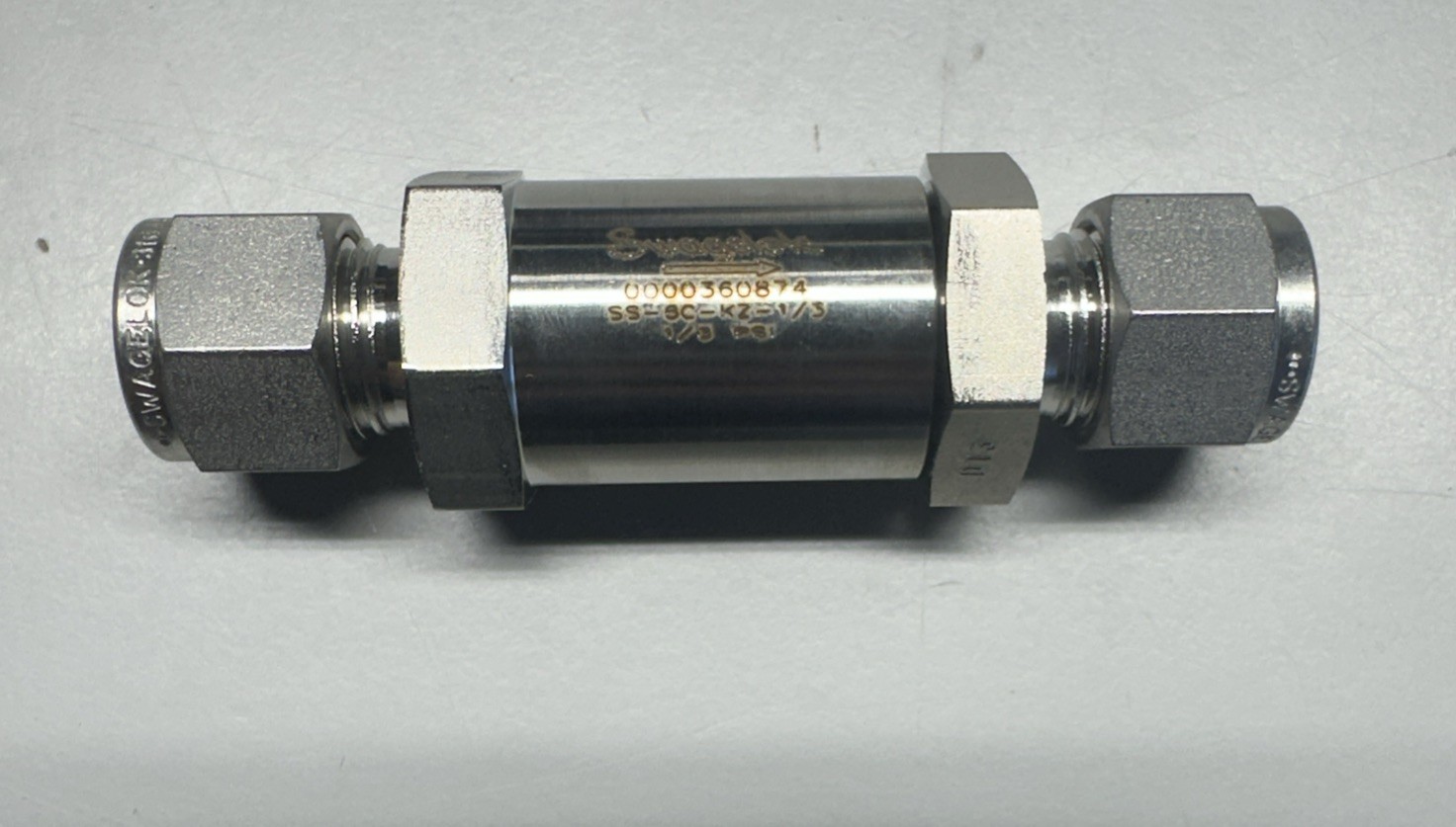 Swagelok SS-6C-KZ-1/3 Poppet Check Valve 3/8” Tubing 1/3 PSI Kalrez O-Ring