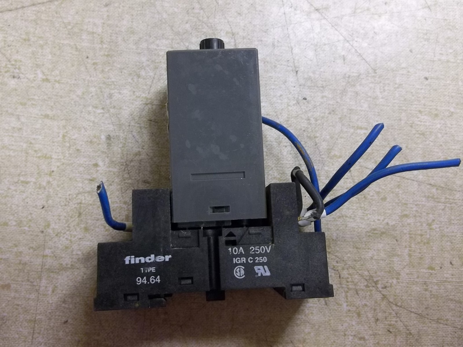 Finder Type 94.64 Relay Base 1GR C 250 w/ GT5Y Switch *FREE SHIPPING*