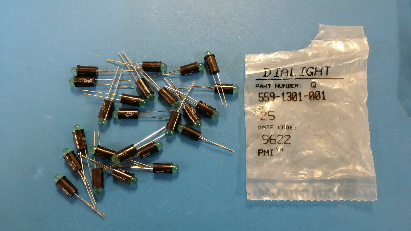 (5 PCS) 559-1301-001 DIALIGHT LED Uni-Color Green 565nm 2-Pin