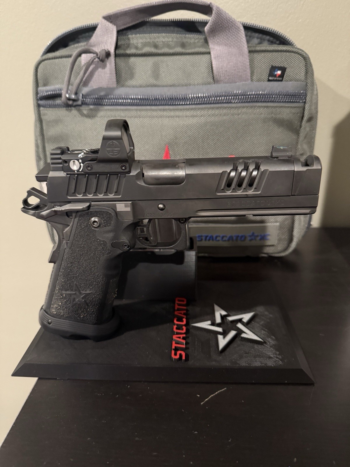 Staccato 2011 P XC XL C2 Pistol Display Stand + 3 Mag Holder