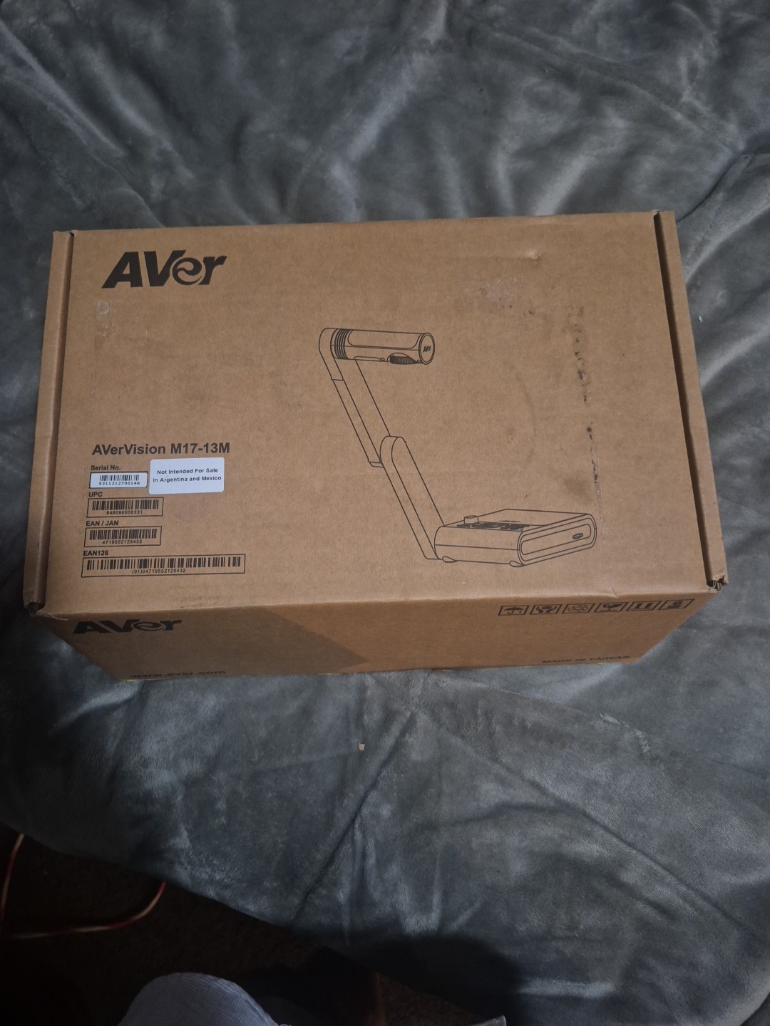 Multi Media Projector Avervision M17-13m