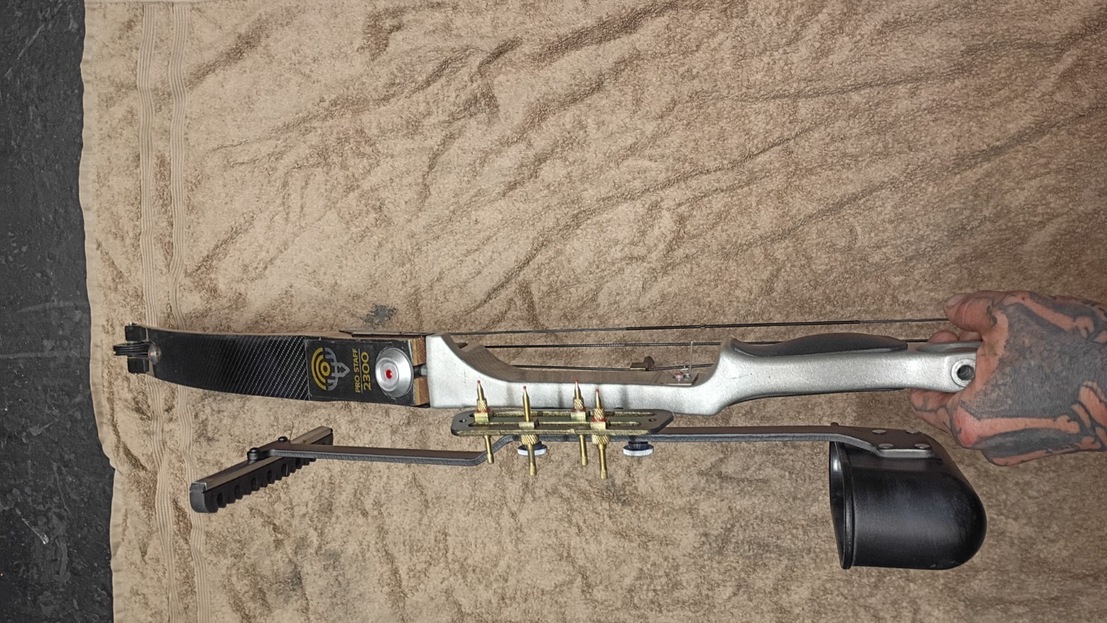VINTAGE BEN PEARSON PRO SERIES MARK IV COMPOUND BOW ..NICE!