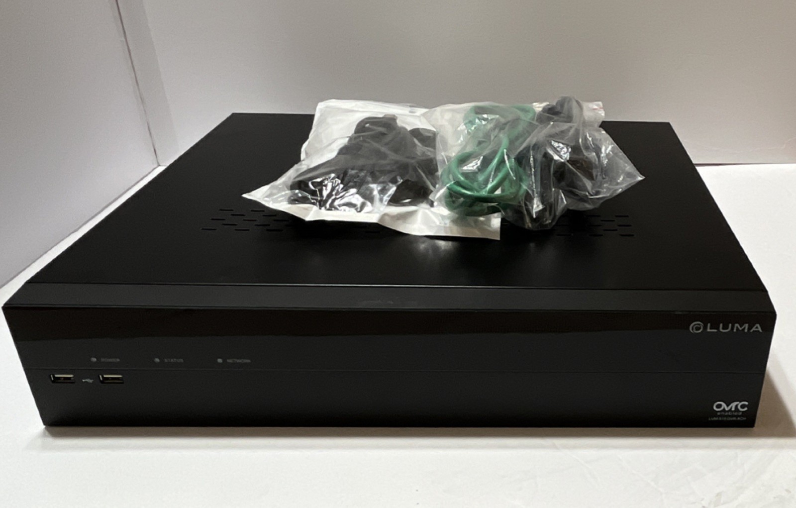 Luma LUM-310-DVR-8CH-0T 8-Channel NVR w/4TB WD Purple HDD+Cables, Tested/Working