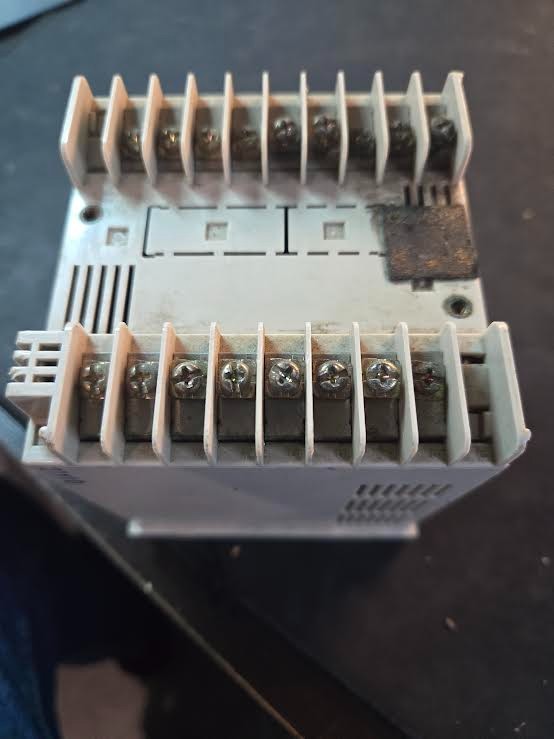 E5AX-VAA OMRON TEMPERATURE CONTROLLER E5AX-VAA IN STOCK SALE $99
