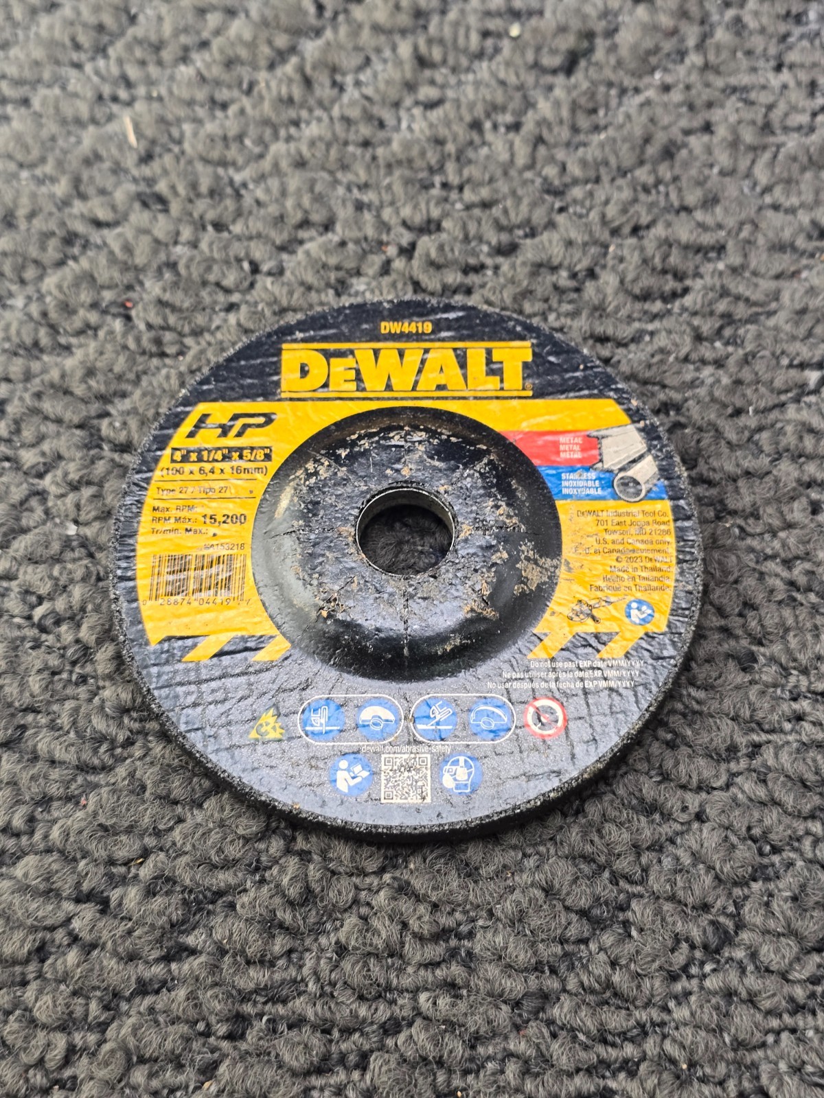 (QTY 22) DeWALT DW4419: 4" Dia Aluminum Oxide Abrasive Grinding Wheel 1/4" Thick