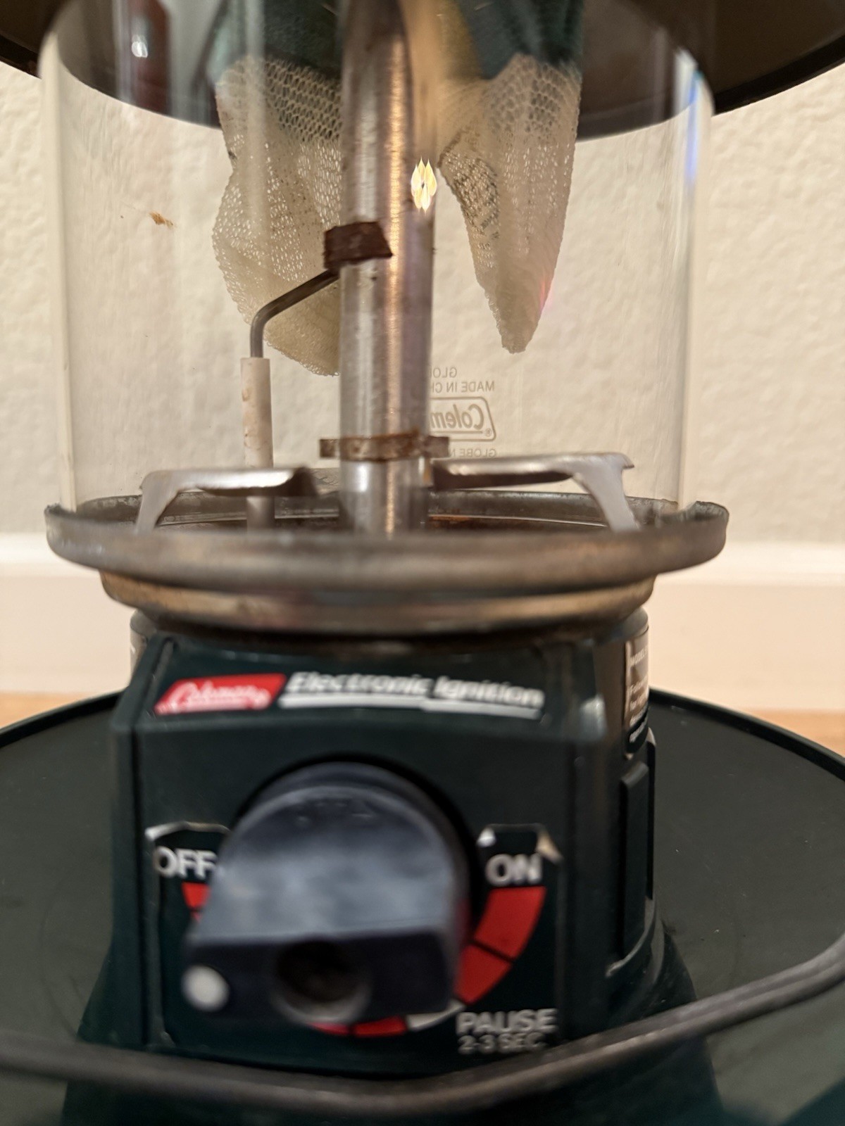 Coleman 5154A700 2 Mantle Propane Lantern Electronic Ignition w/ Hard Case