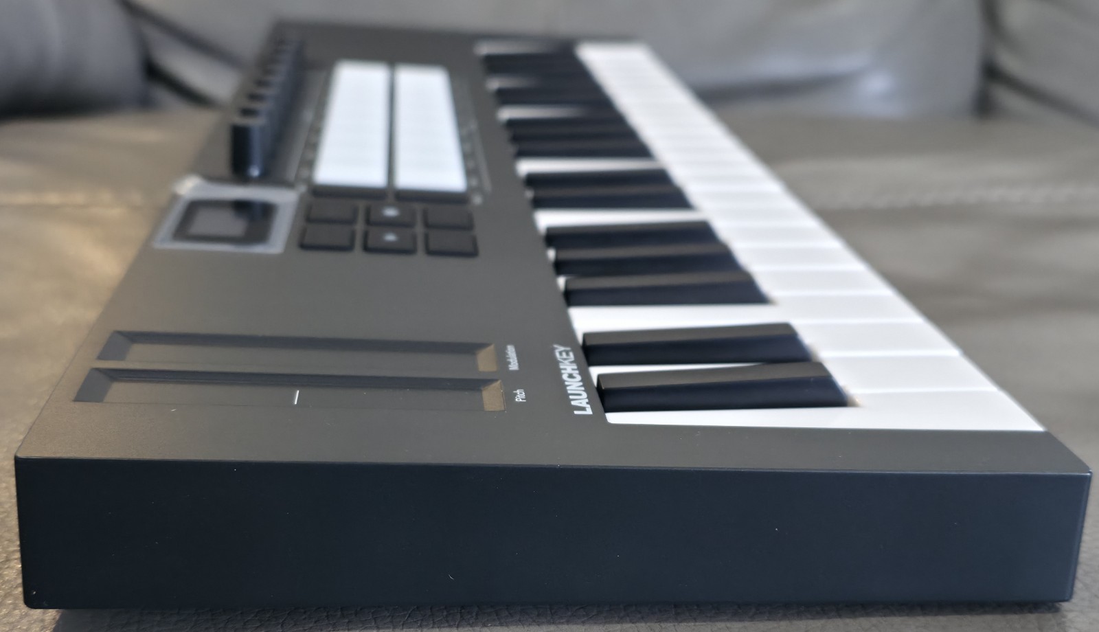 Launchkey 37 MKIV MIDI Keyboard Controller