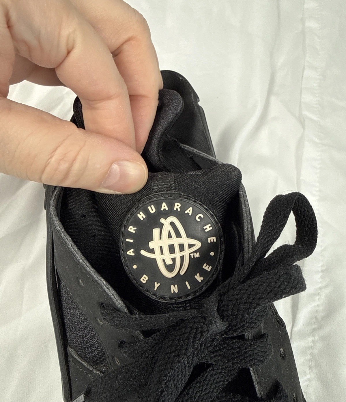 Nike Air Huarache Triple Black Men’s Running Shoes Sneakers Sz 9 EUC 318429-003