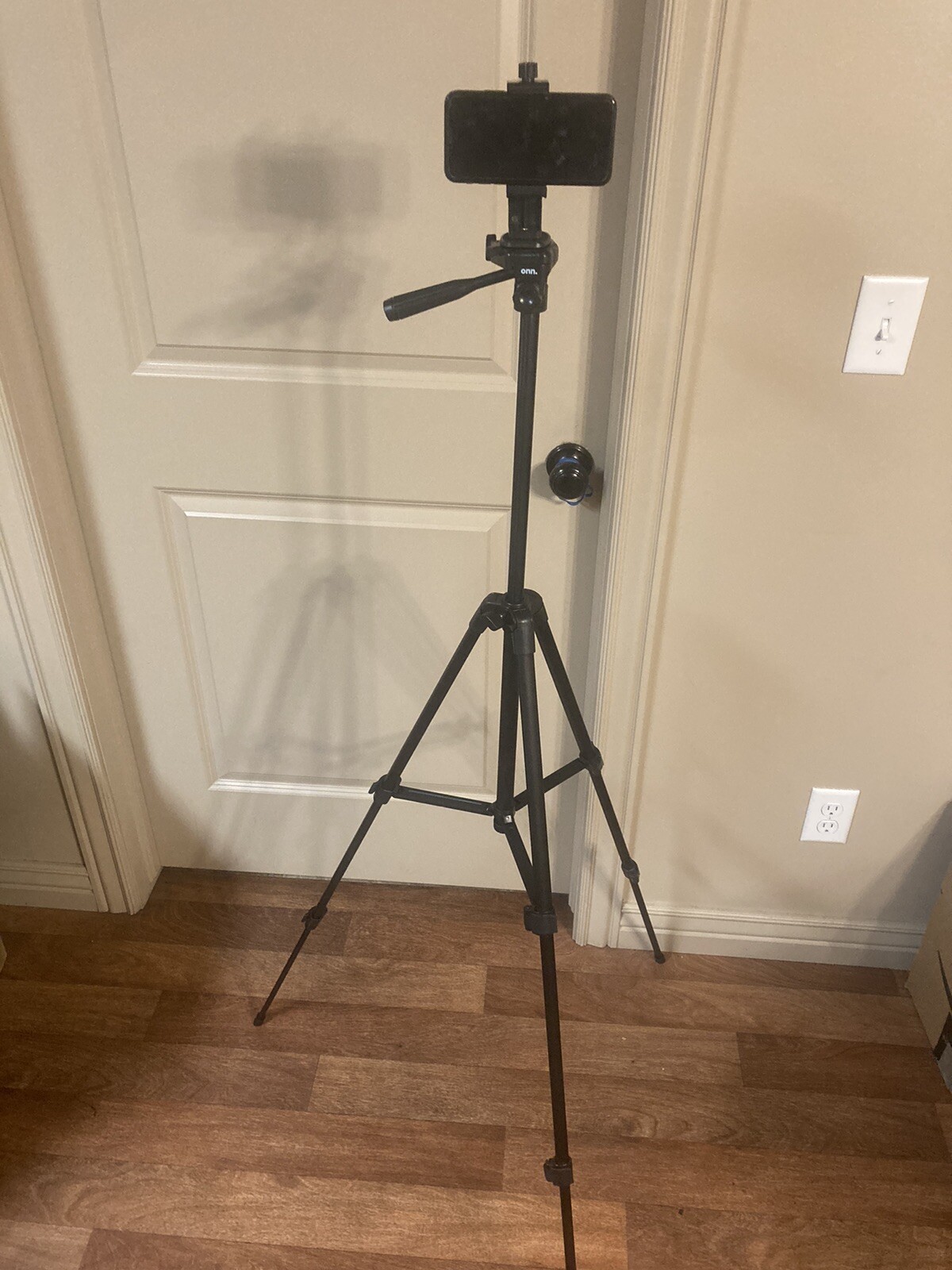 Inn 17.8”-52” Focus Tripod