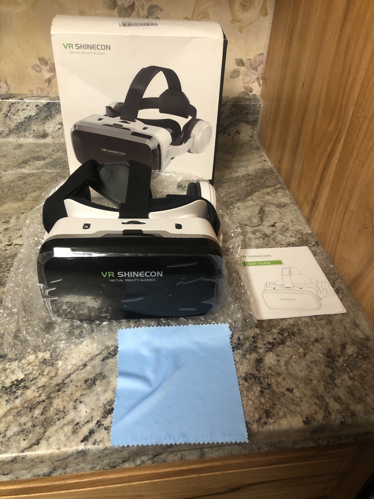 Open Box VR Shinecon Virtual Reality Glasses White Black