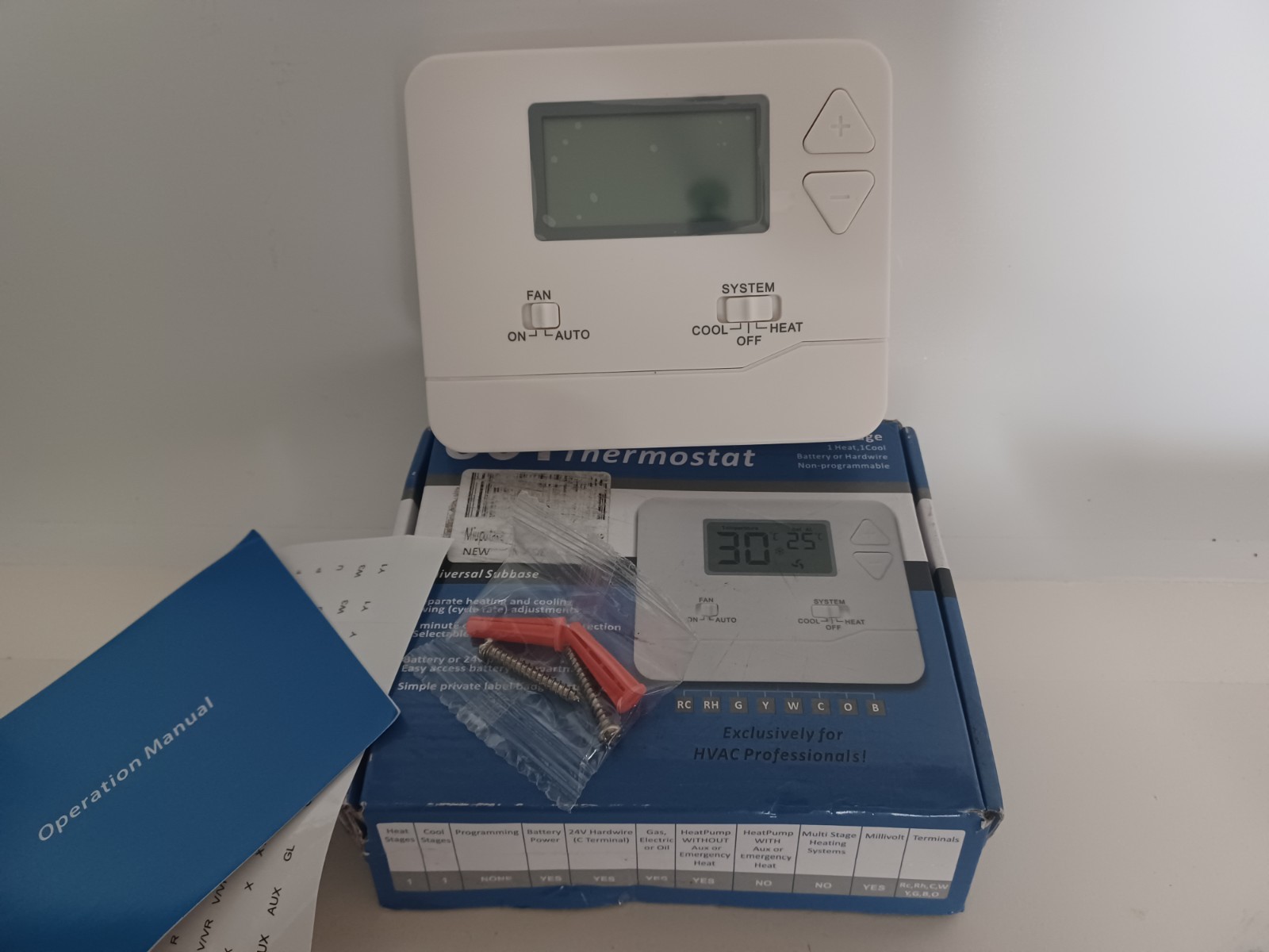 Digital Wall Electronic Non Programmable Thermostat 601 Heat / Cool Single Stage