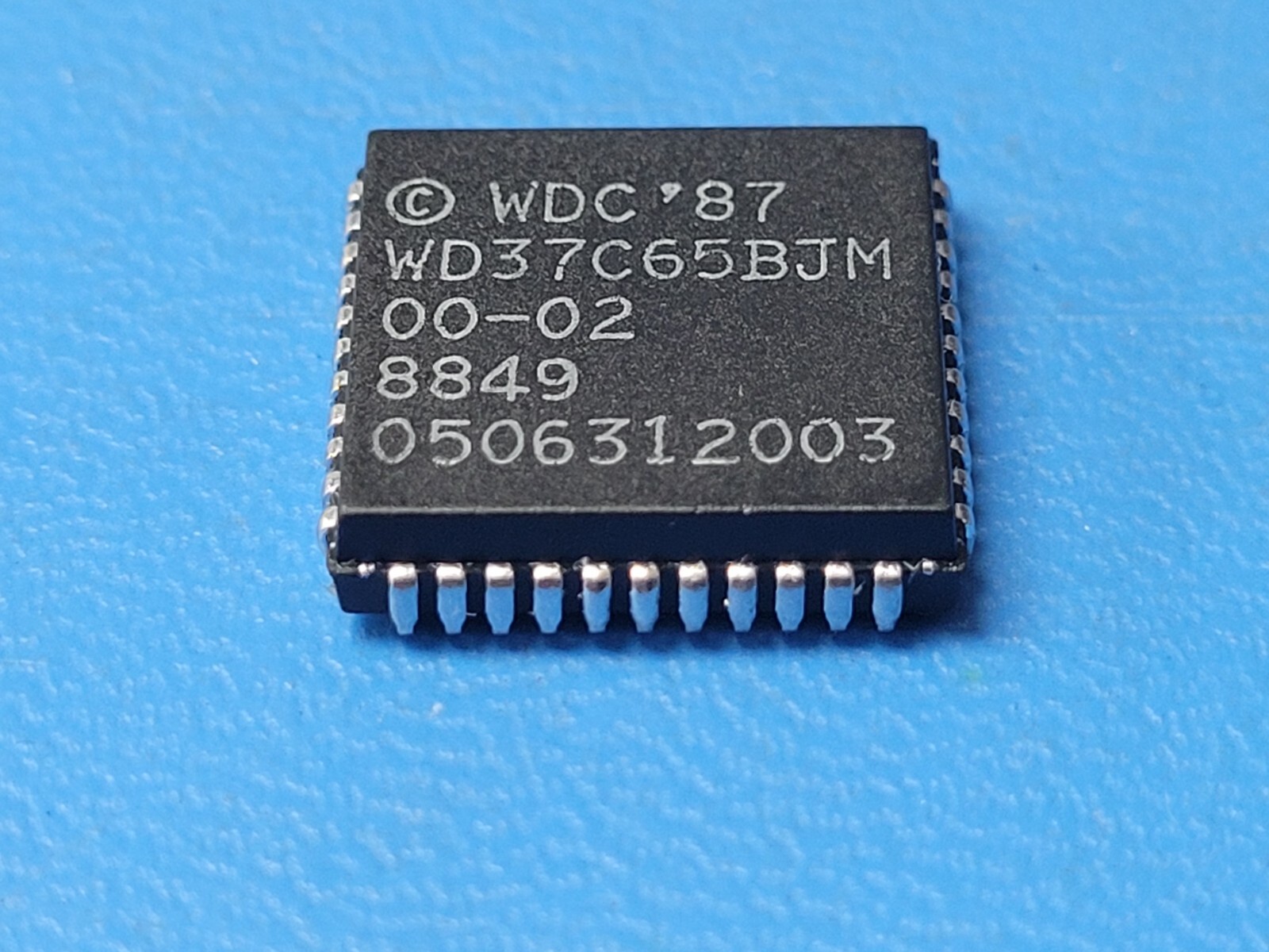(1 PC)  WD37C65BJM, Floppy Disk Subsystem Controller 44PIN PLCC