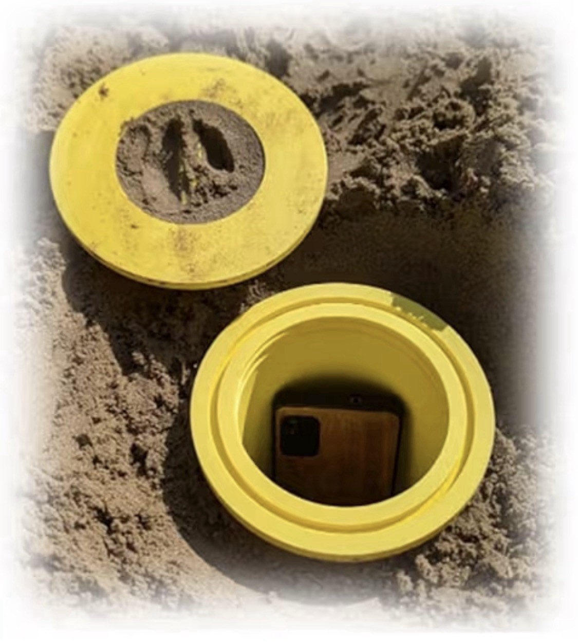 Beach Sand Vault Screw Coastal Cache Keep safe&dry Summer Vacation