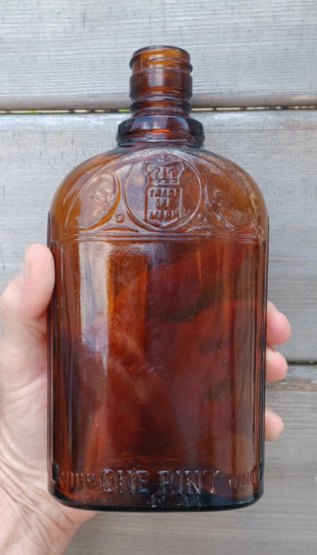 Hiram Walker & Sons - Vintage Embossed Amber One Pint Bottle