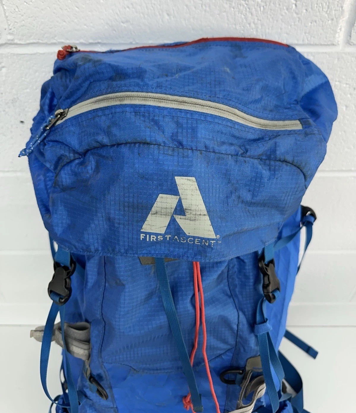 Eddie Bauer First Ascent Big Tahoma 75 Backpack / Blue / Large