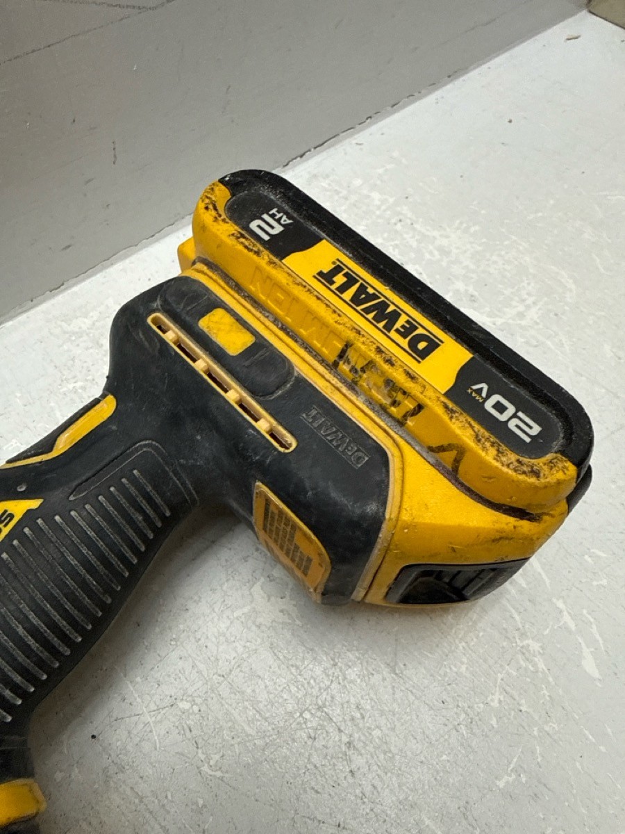 DEWALT DCS354 20V Max Atomic Oscillating Multi-Tool with 2Ah Battery Bundle