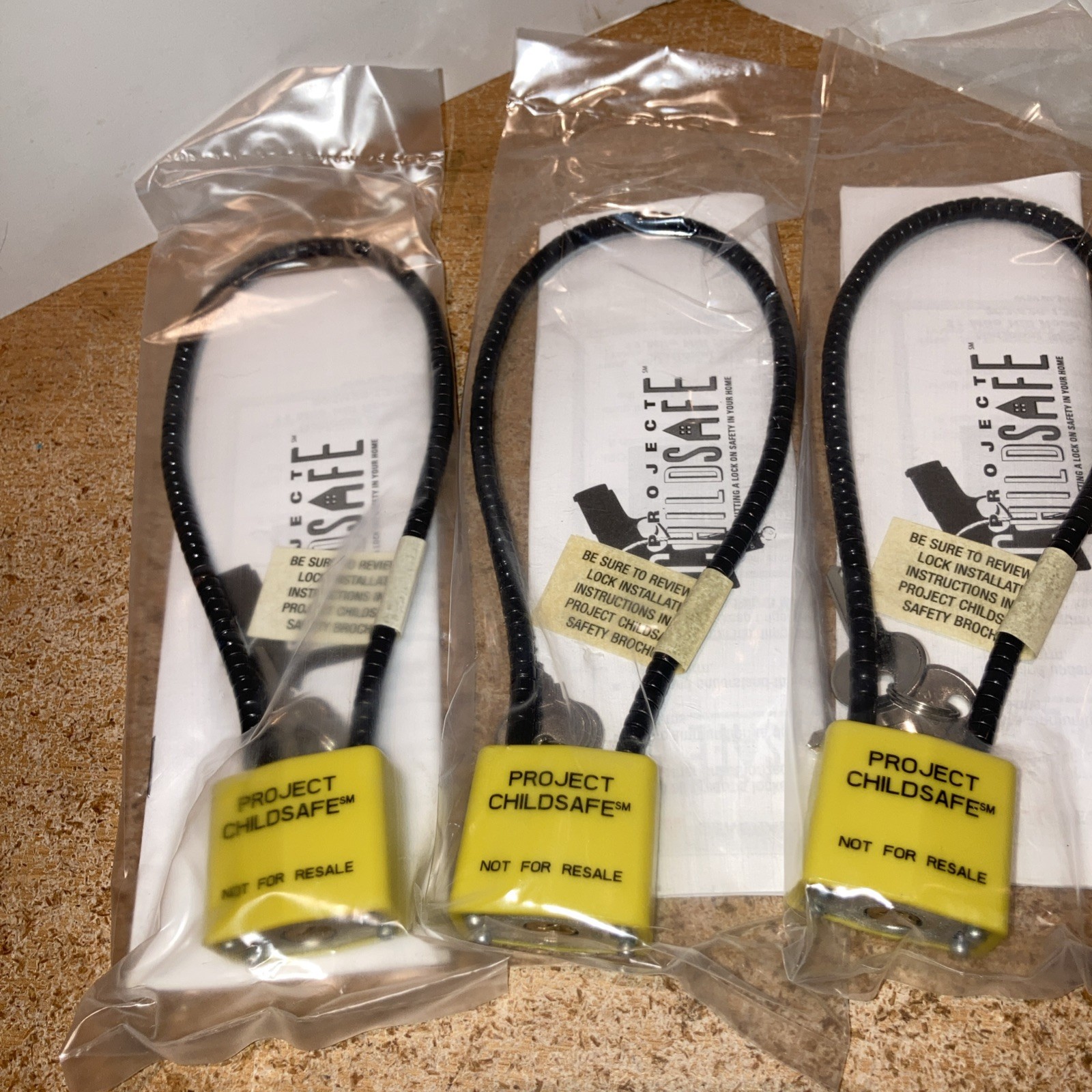 NIP 3 Child Safety Gun Locks 2 Keys Ea Brand New