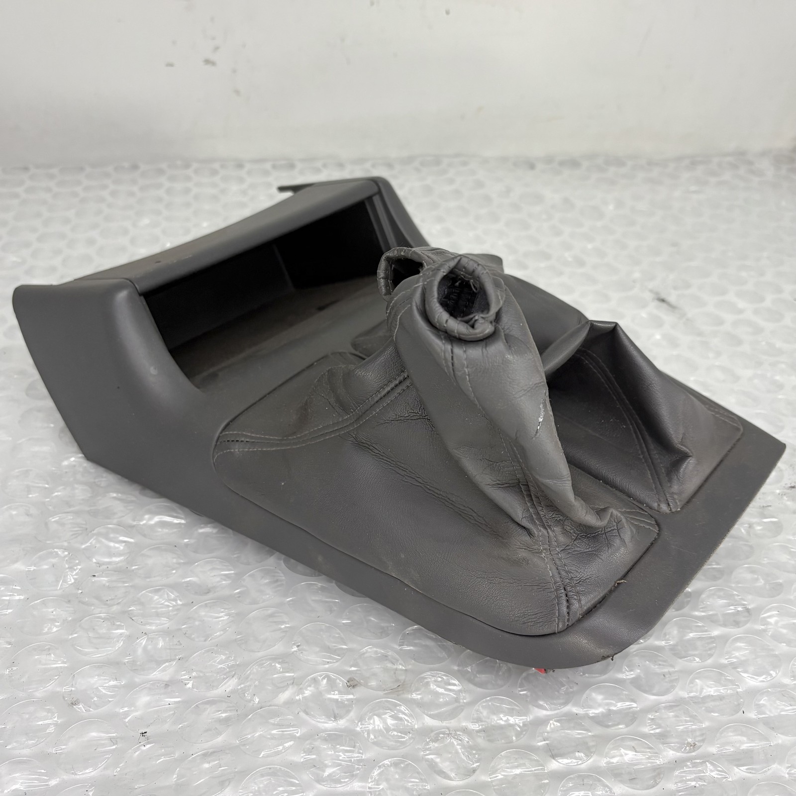 Floor Console Trim With Gearstick Gaiters for PAJERO SHOGUN SPORT K94W MK1 2.5D