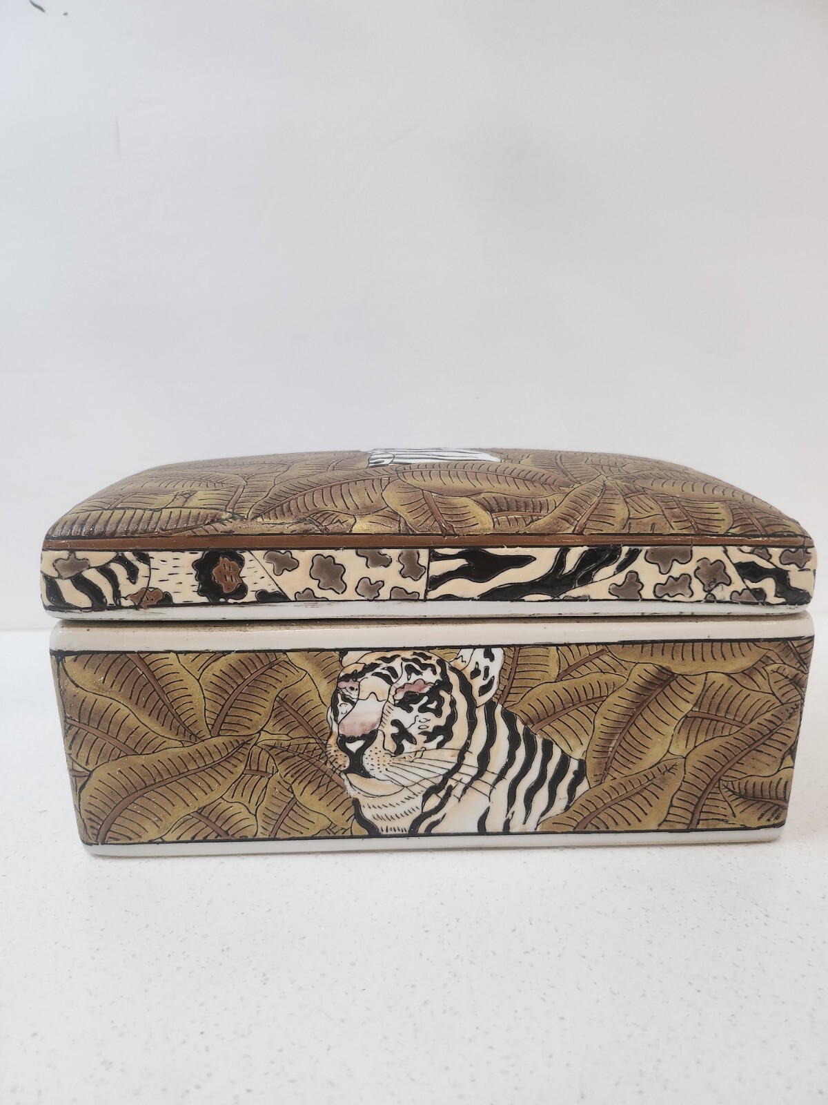 Decorative Porcelain Box w/African Animals & Plants, 8"x4"x4.25", Lid
