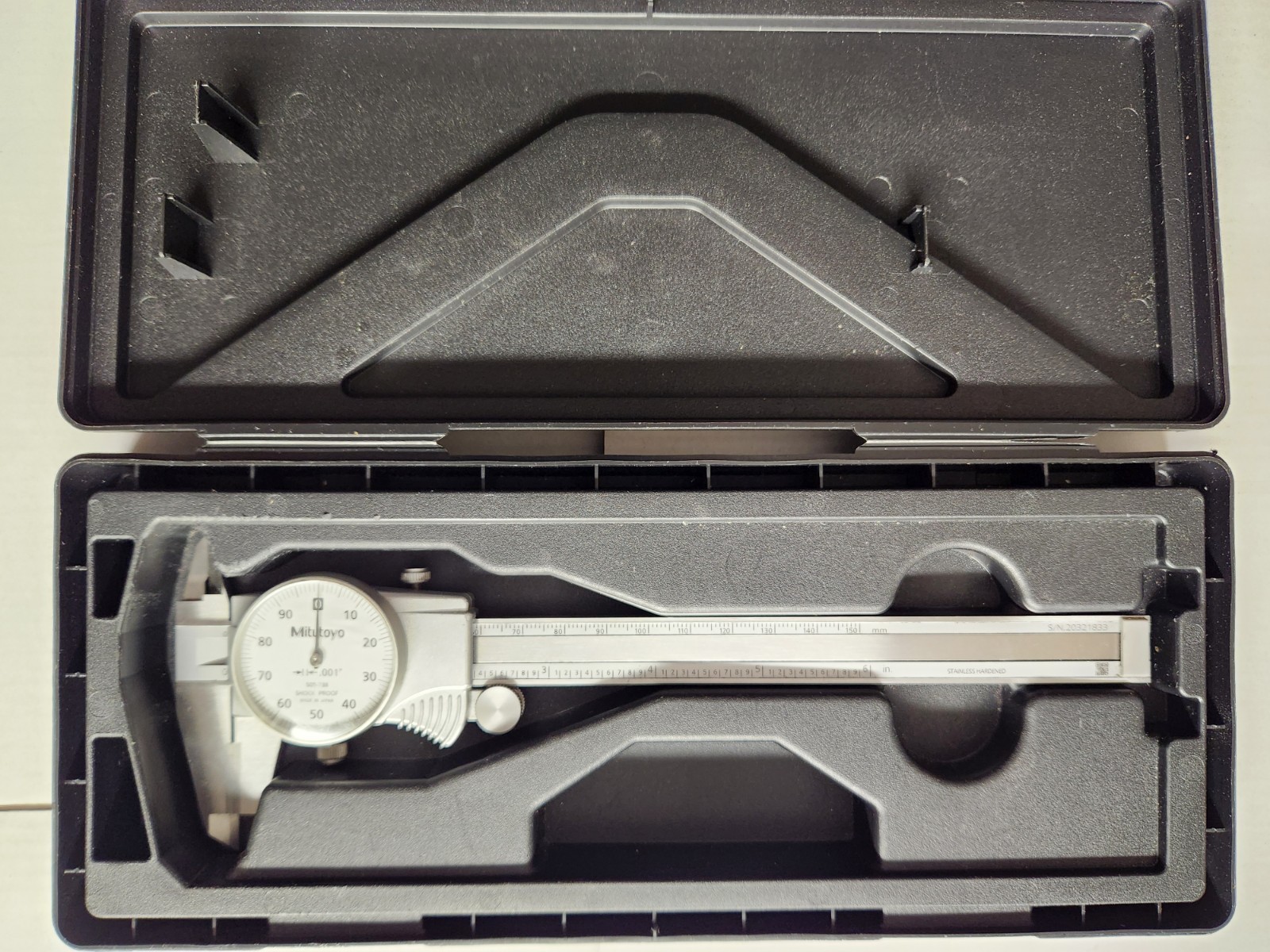 MITUTOYO 505-738 DIAL CALIPER 0-6" -.1" REVOLUTION ID, OD CARBIDE W/CASE - D6