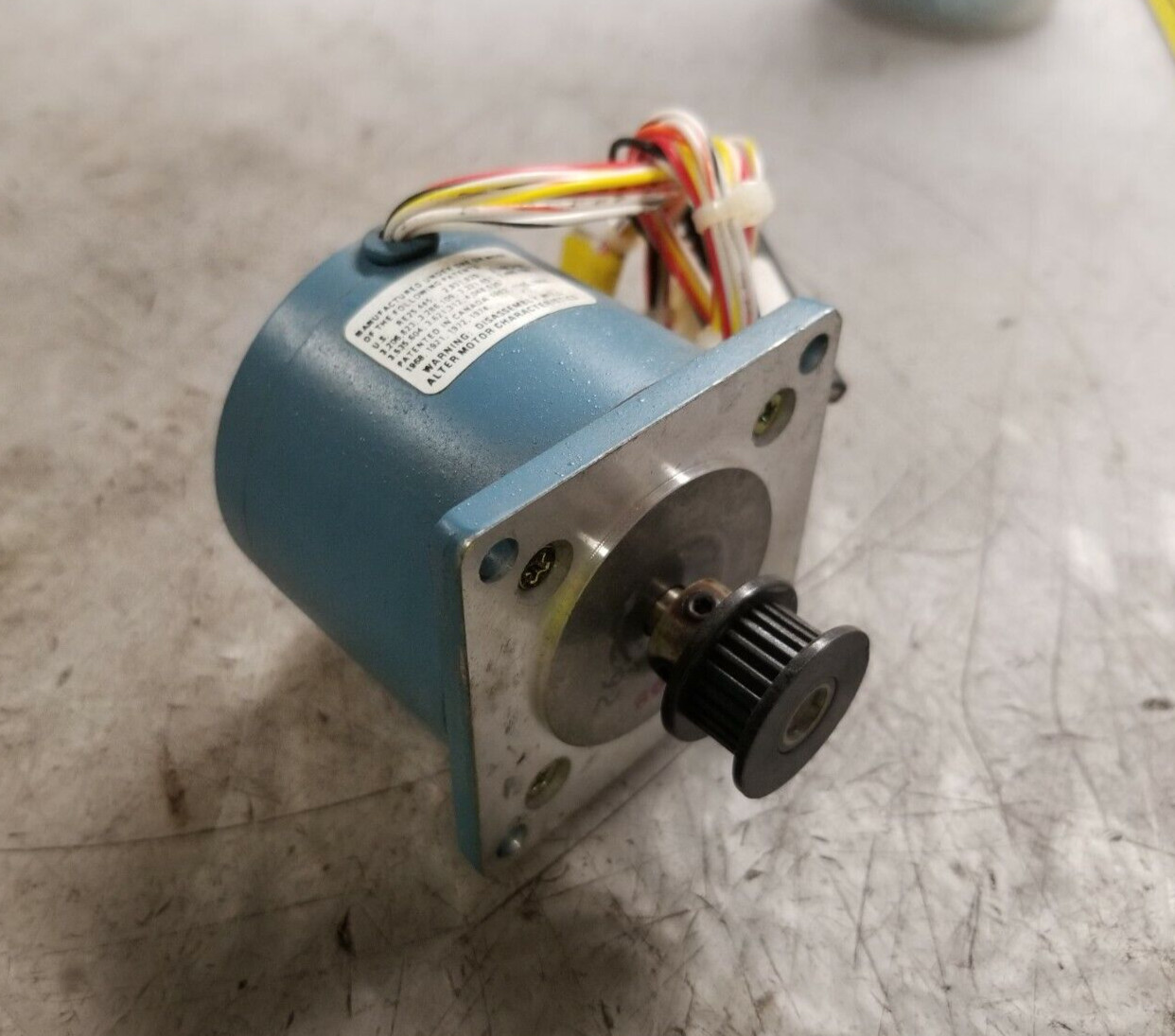 NEW SUPERIOR ELECTRIC M061-FD-353DU SLO-SYN STEPPING MOTOR 5 VDC 200 REV