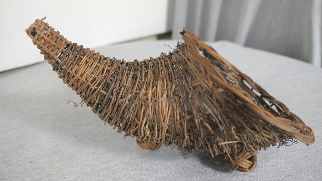 NEW Woven Wicker Rustic Display Décor Fall Hanging Cornucopia Holder Basket 14"