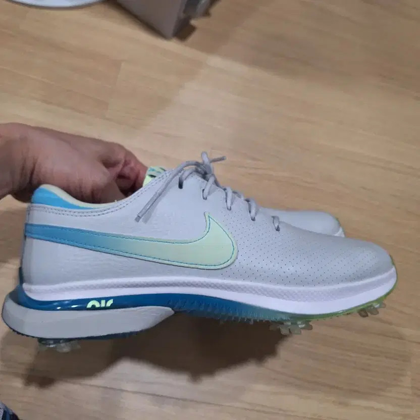 Nike Victory Tour 3 Golf Shoes Size 250mm Excellent