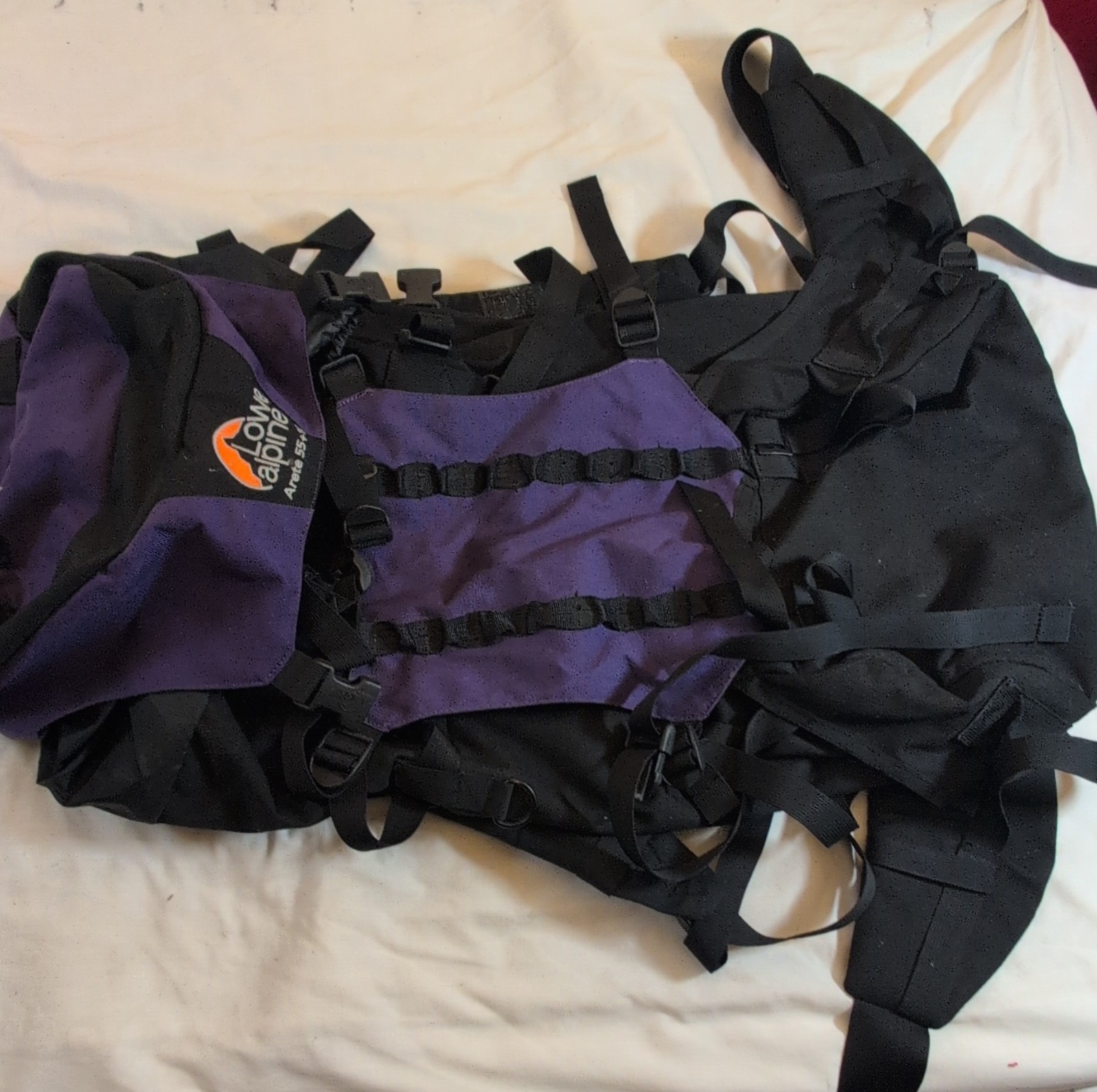Vintage Lowe Alpine Arete 55 + 10 Internal Frame Backpack