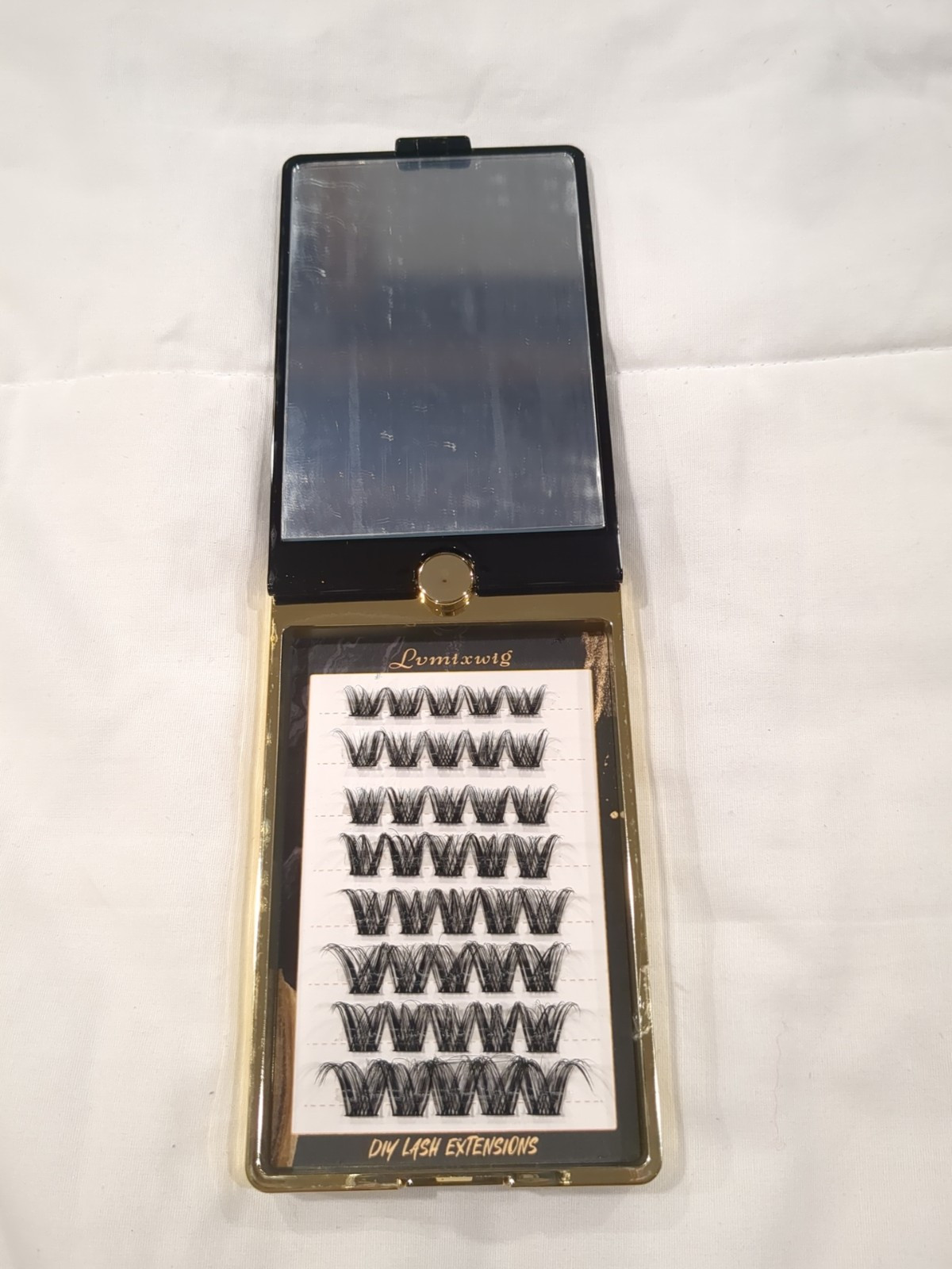Lumixwig Lashes 40 Lash Clusters Asst Lenghts And Sizes In Mirrored Compact- New