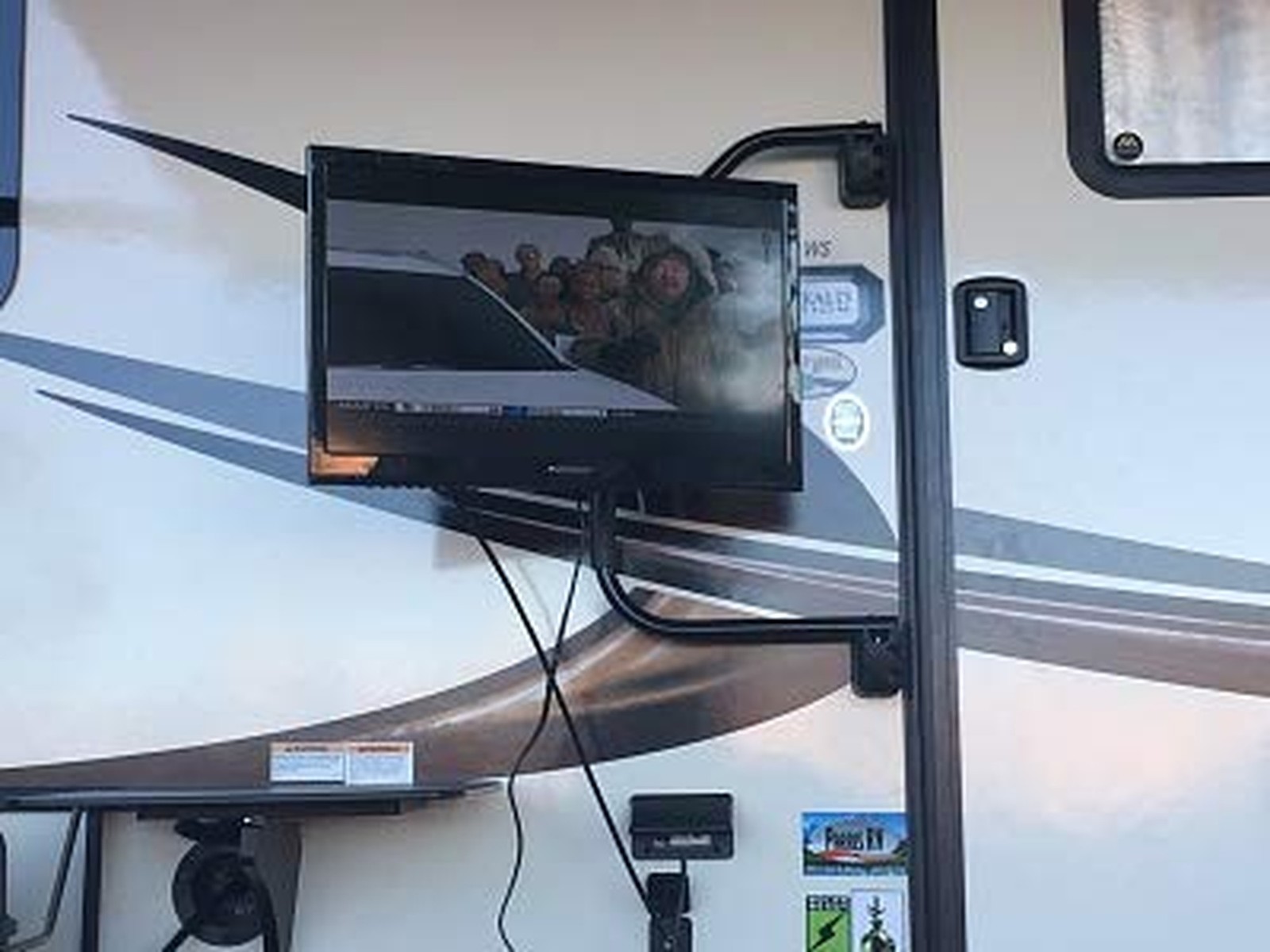 MS1638BLK Outdoor Quick Disconnect Wall Plate TV Mounts, Easy On/Off (Replace...