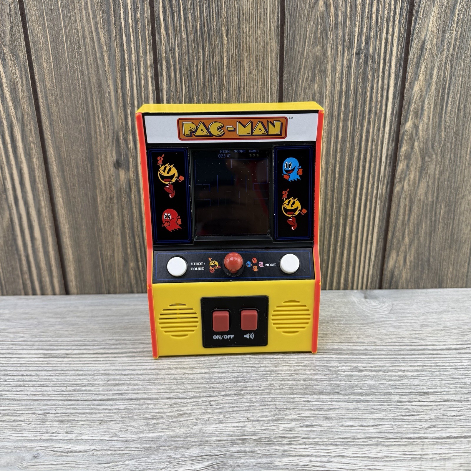 Pac-Man Retro Mini Arcade Handheld Video Game Classic 09530 Tested Working