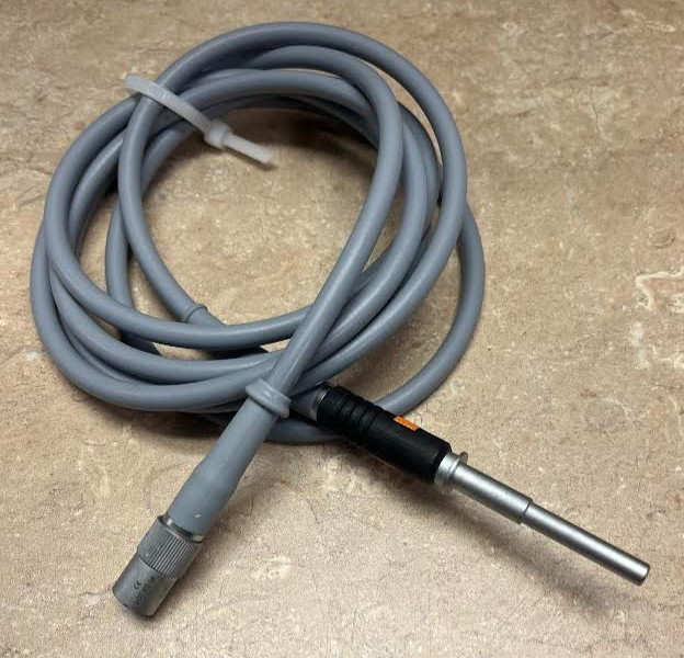 Karl Storz 495NA -- Fiberoptic Light Cable -Excellent Working Condition